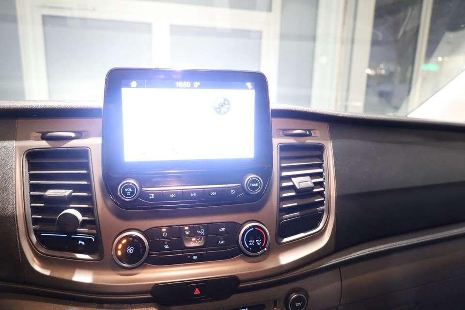 Ford Tourneo Custom - Imagem 18