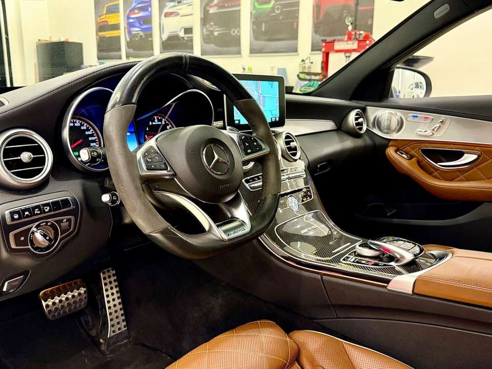 Mercedes-Benz C 63 AMG - Imagem 9