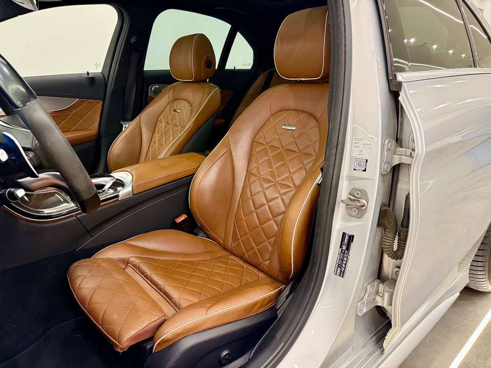 Mercedes-Benz C 63 AMG - Imagem 15