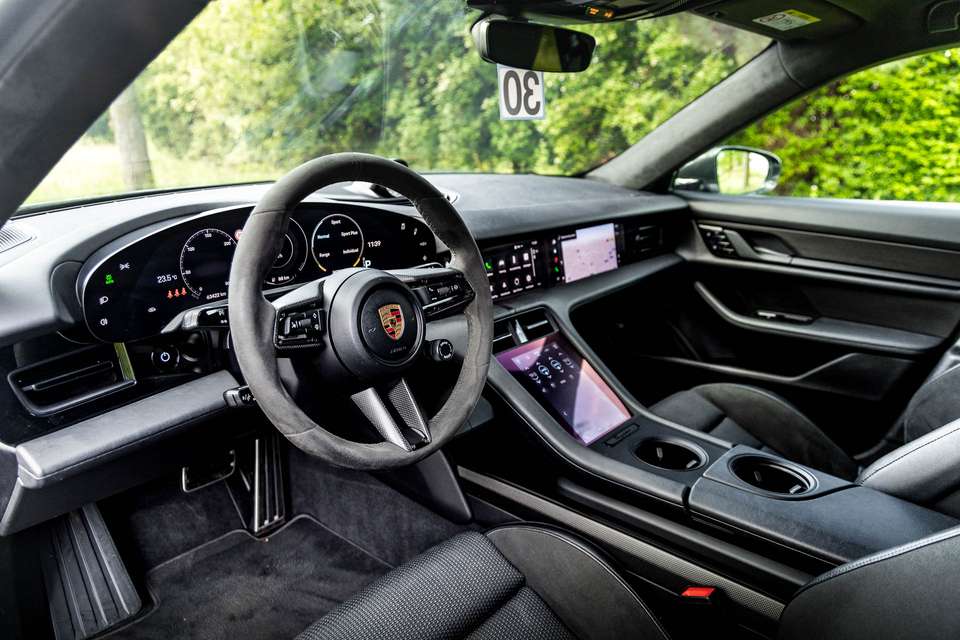 Porsche Taycan - Imagem 4