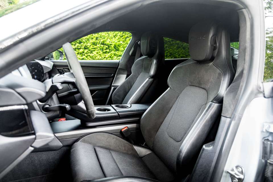 Porsche Taycan - Imagem 6