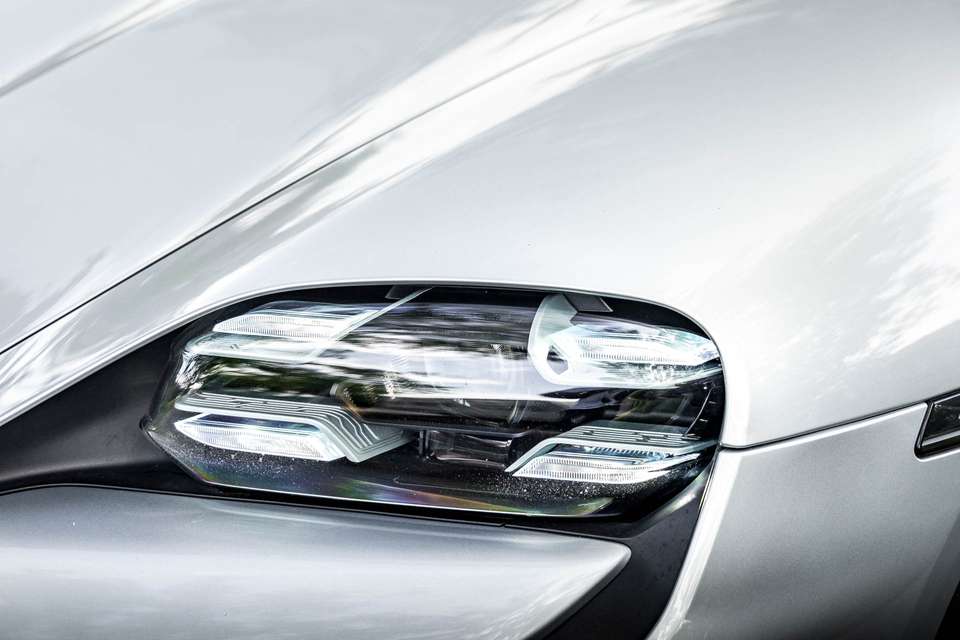 Porsche Taycan - Imagem 12