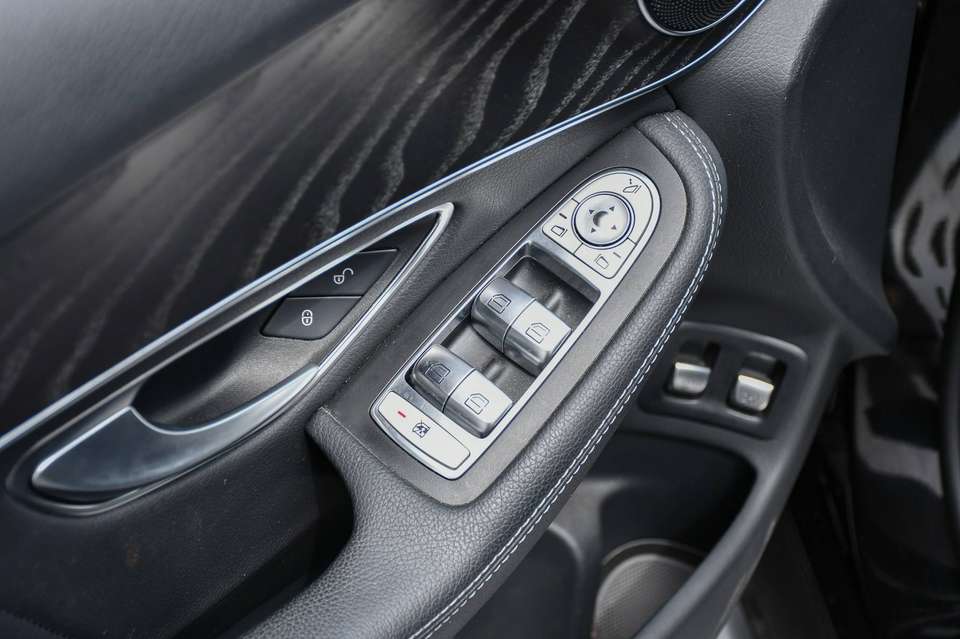 Mercedes-Benz GLC 350 - Imagem 11