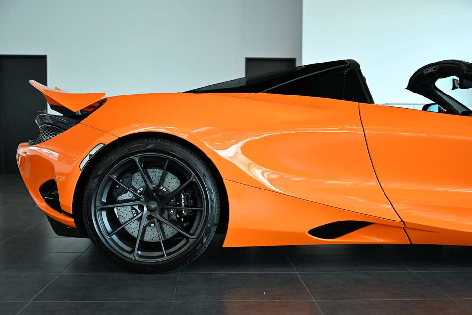 McLaren 750S - Imagem 14