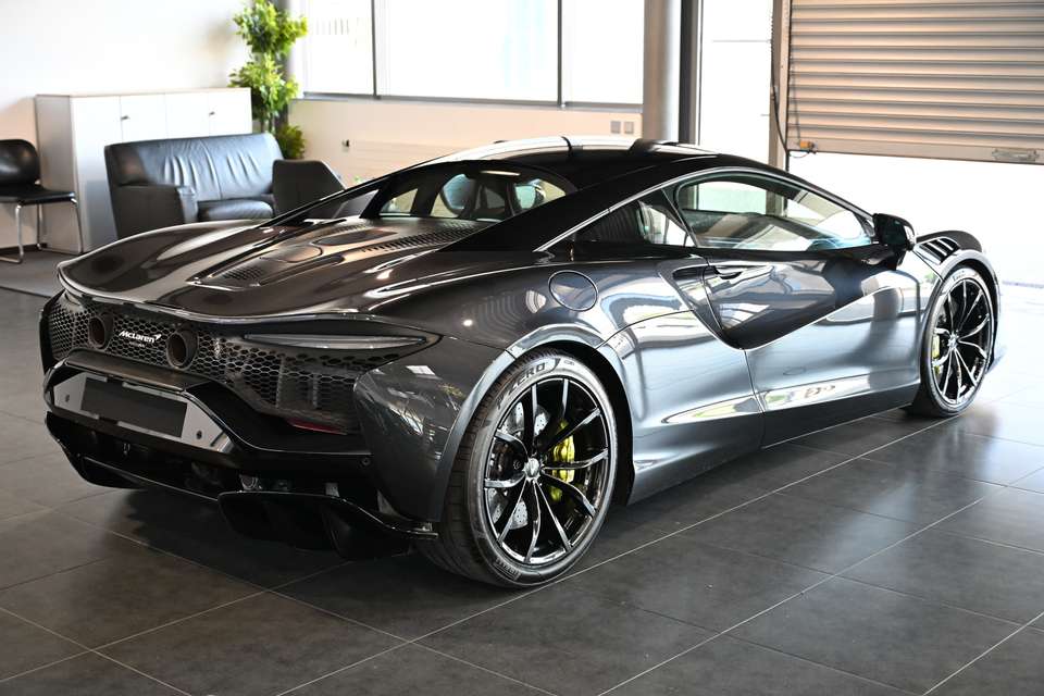 McLaren Artura - Imagem 12