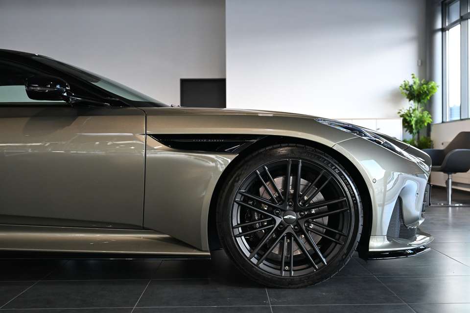 Aston Martin DB - Imagem 15