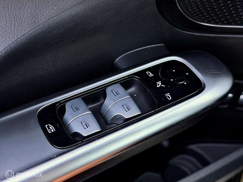 Mercedes-Benz C 300 - Imagem 8