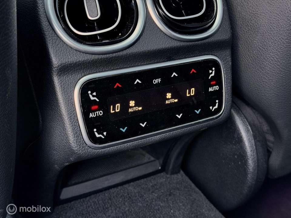 Mercedes-Benz C 300 - Imagem 11