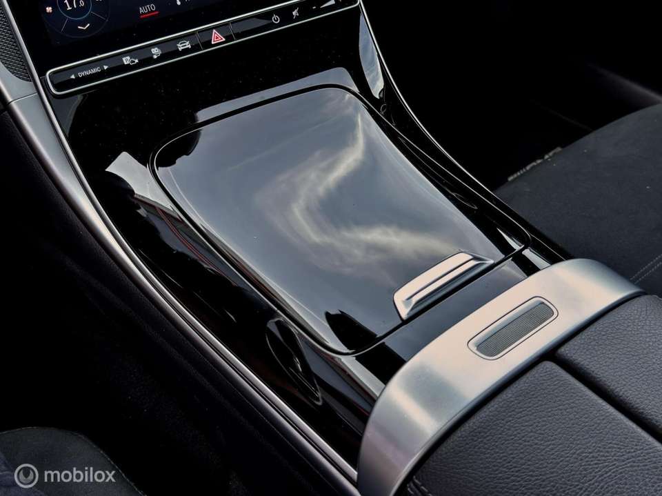 Mercedes-Benz C 300 - Imagem 18