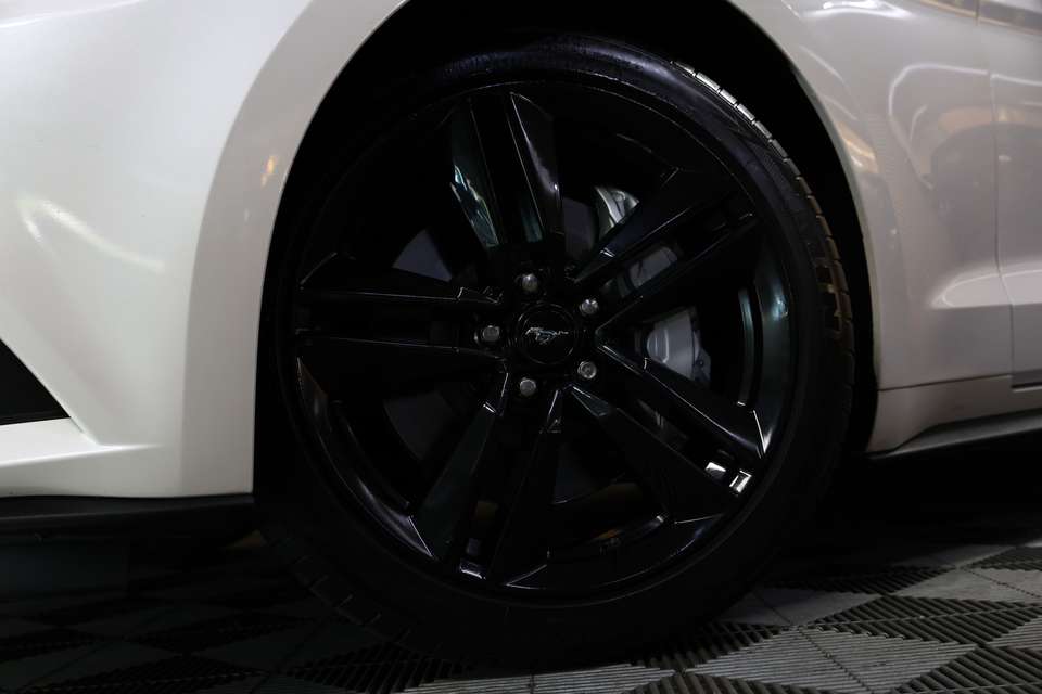 Ford Mustang - Imagem 4