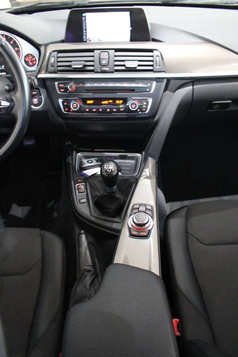 BMW 318 - Imagem 6