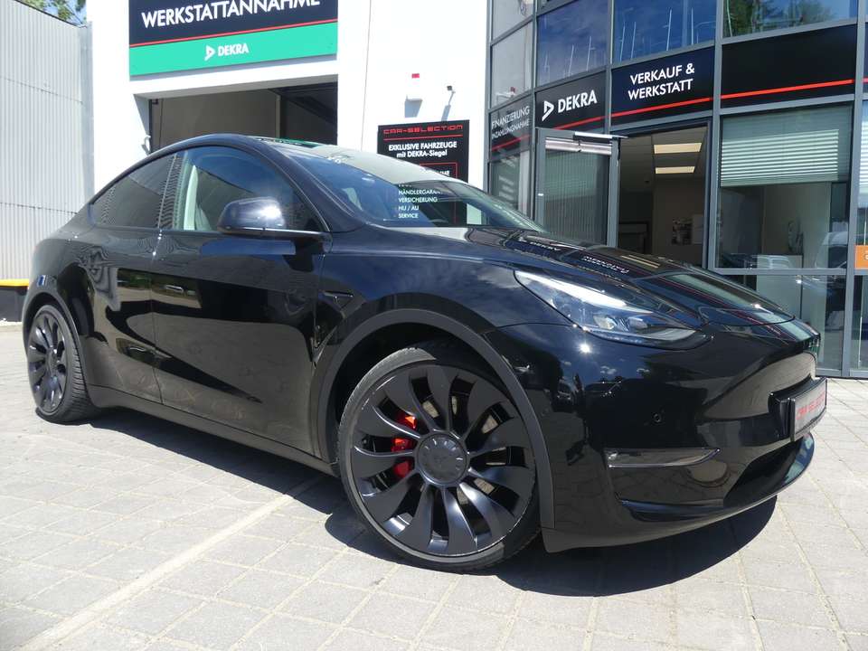 Tesla Model Y - Imagem 1