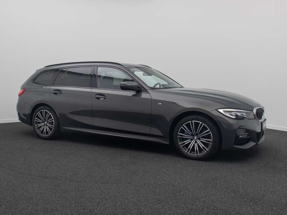 BMW 330 - Imagem 4