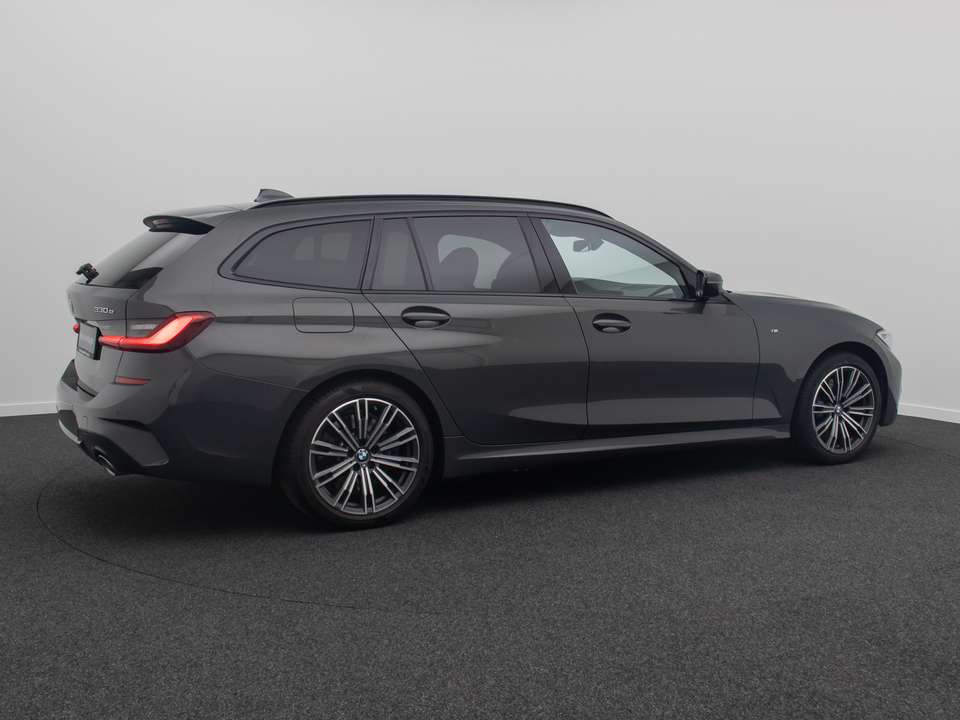 BMW 330 - Imagem 6