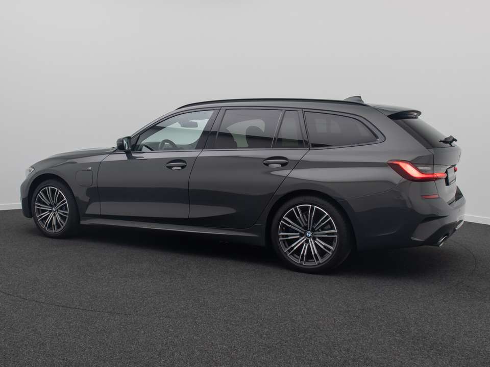 BMW 330 - Imagem 10