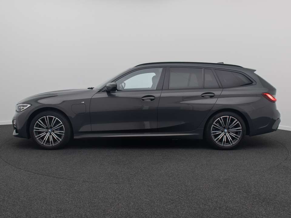 BMW 330 - Imagem 11