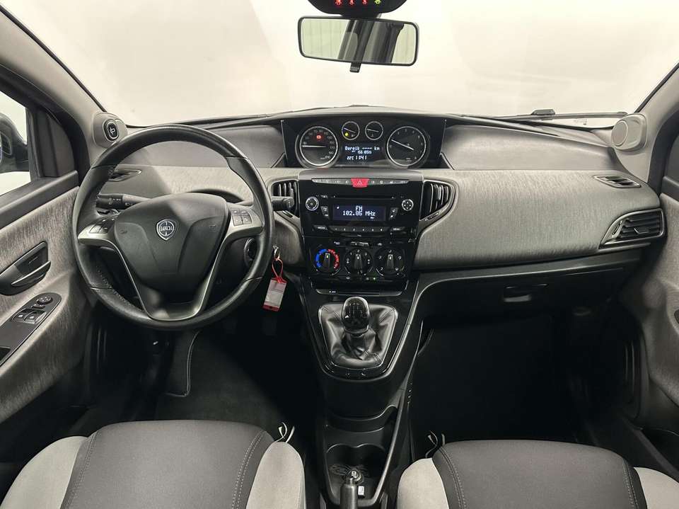 Lancia Ypsilon - Imagem 2