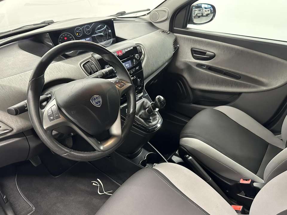 Lancia Ypsilon - Imagem 14