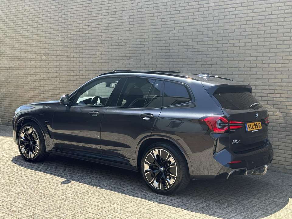 BMW iX3 - Imagem 2