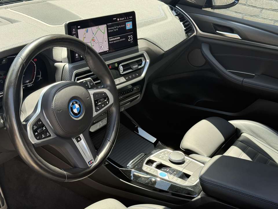 BMW iX3 - Imagem 17