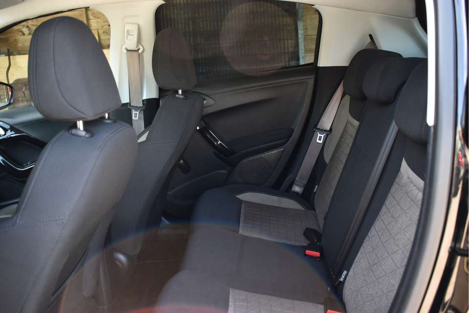 Peugeot 208 - Imagem 16