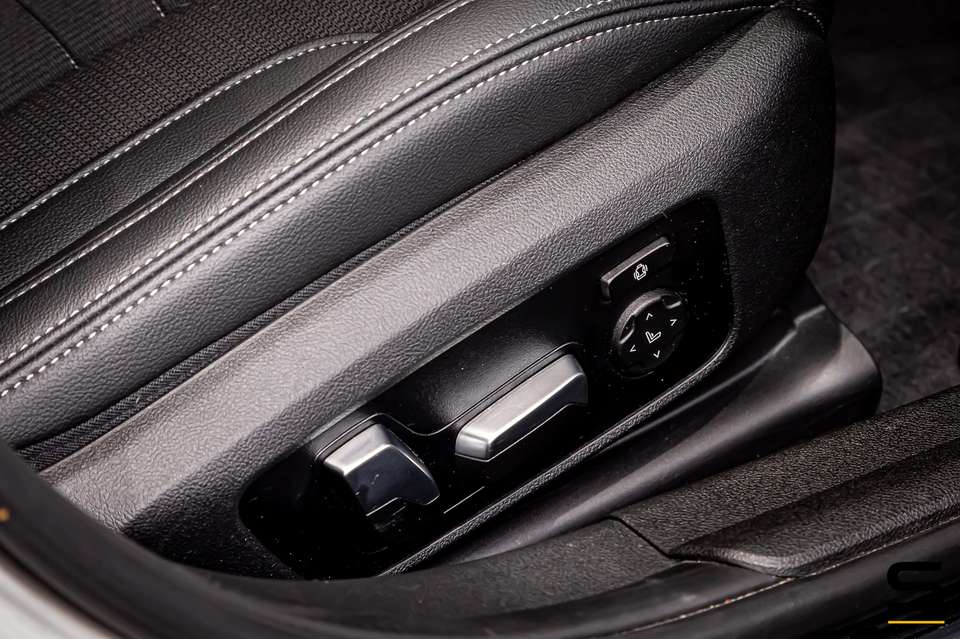 BMW 330 - Imagem 8