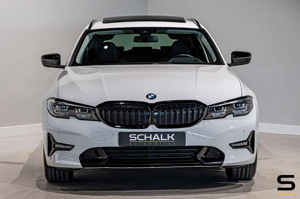 BMW 330 - Imagem 13