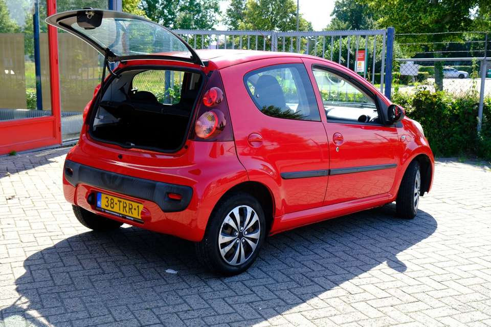 Peugeot 107 - Imagem 9