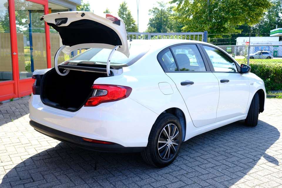 Car picture 9
