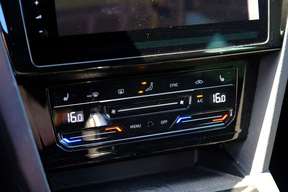 Car picture 18