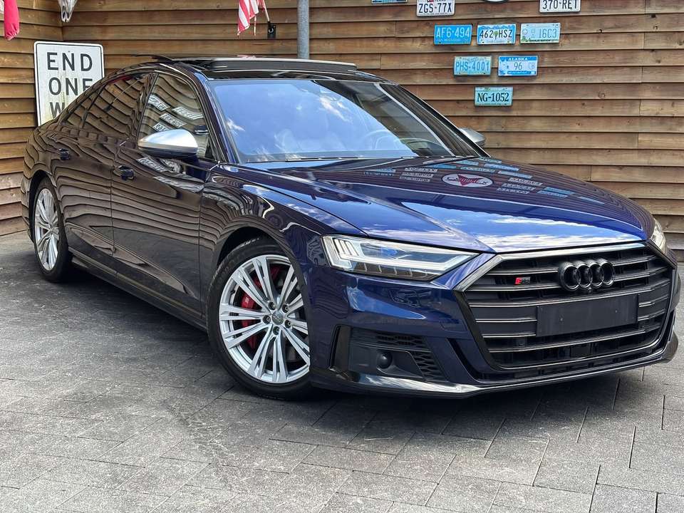 Audi S8 - Imagem 2