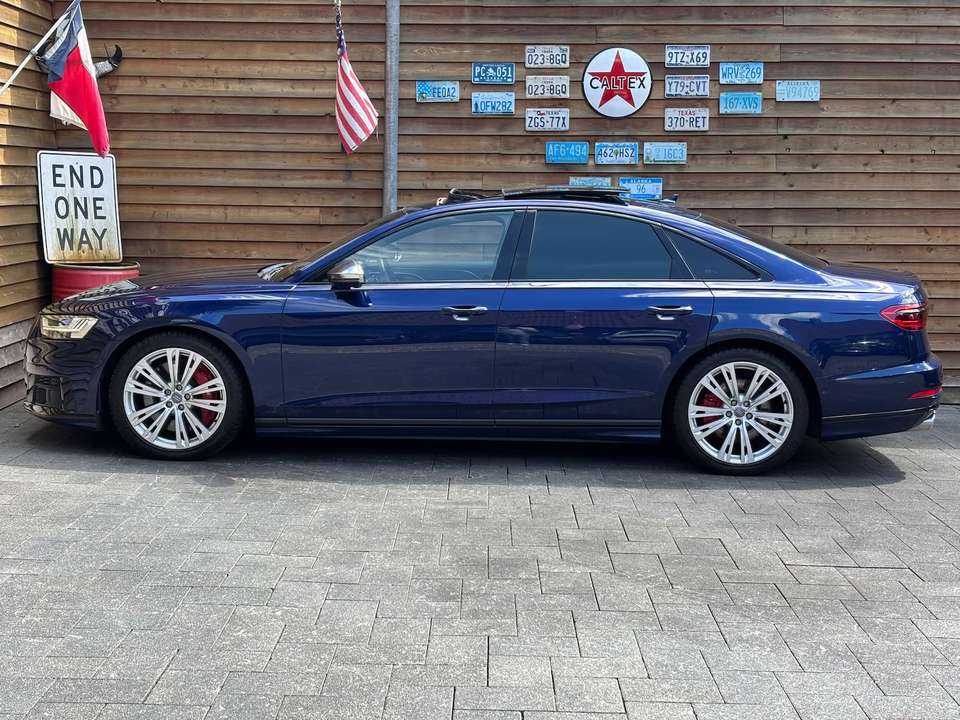 Audi S8 - Imagem 11