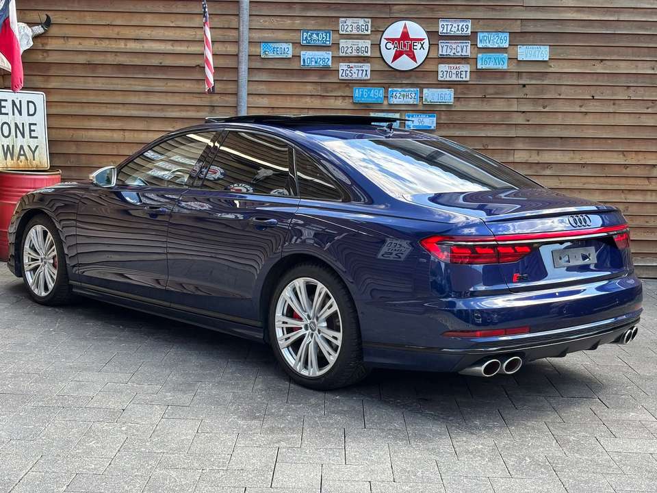 Audi S8 - Imagem 12