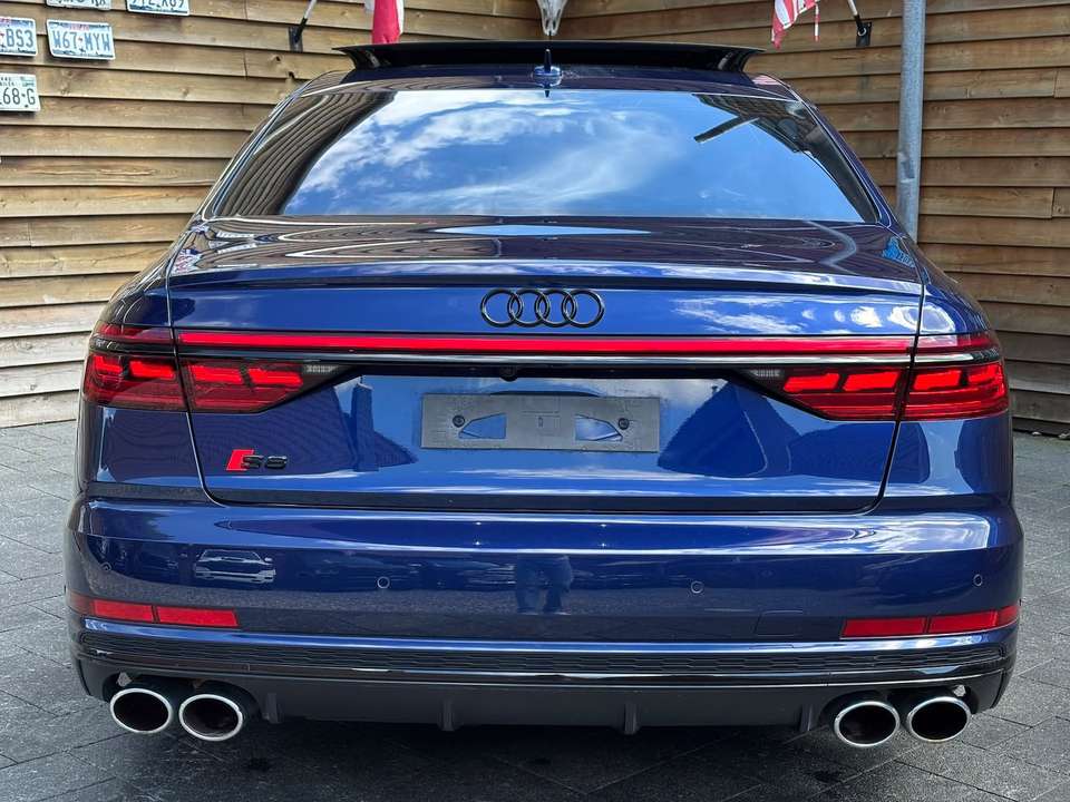 Audi S8 - Imagem 14