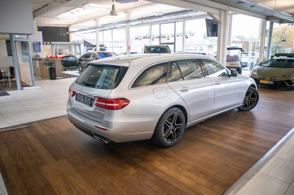 Mercedes-Benz E 200 - Imagem 4