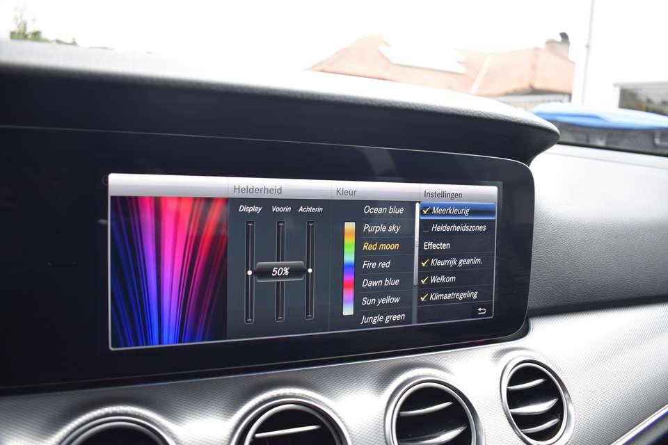 Mercedes-Benz E 200 - Imagem 11