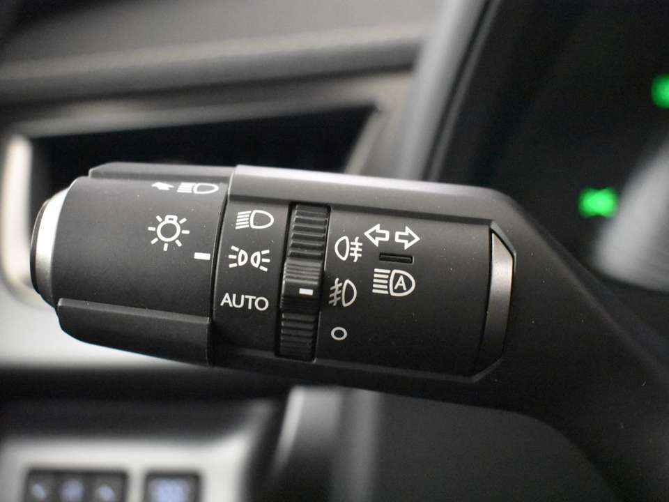 Lexus UX 250h - Imagem 13