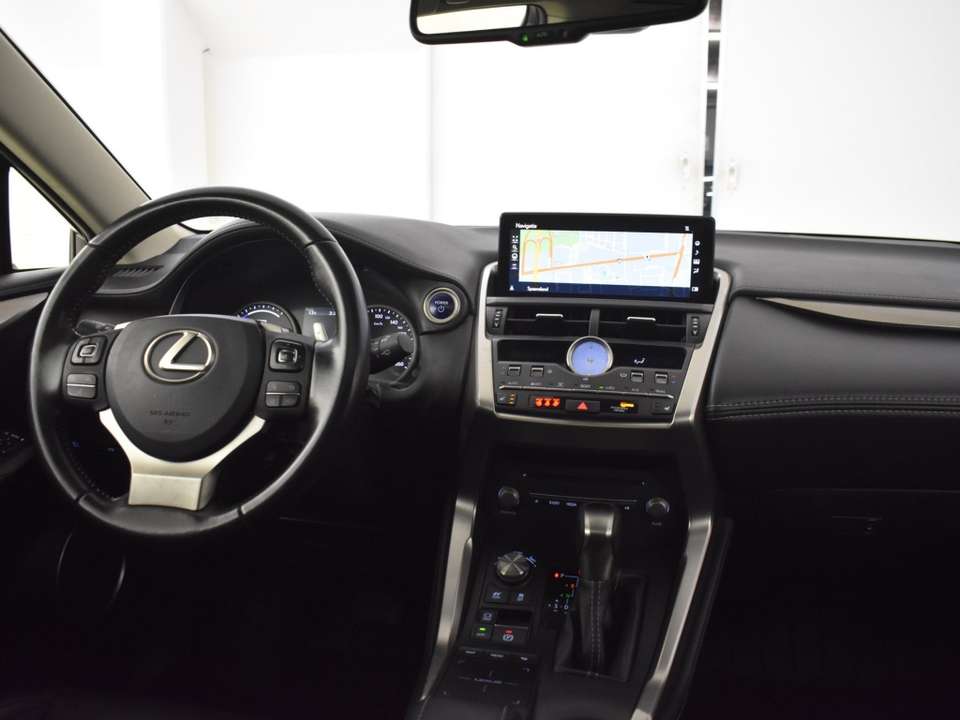 Lexus NX 300h - Imagem 4