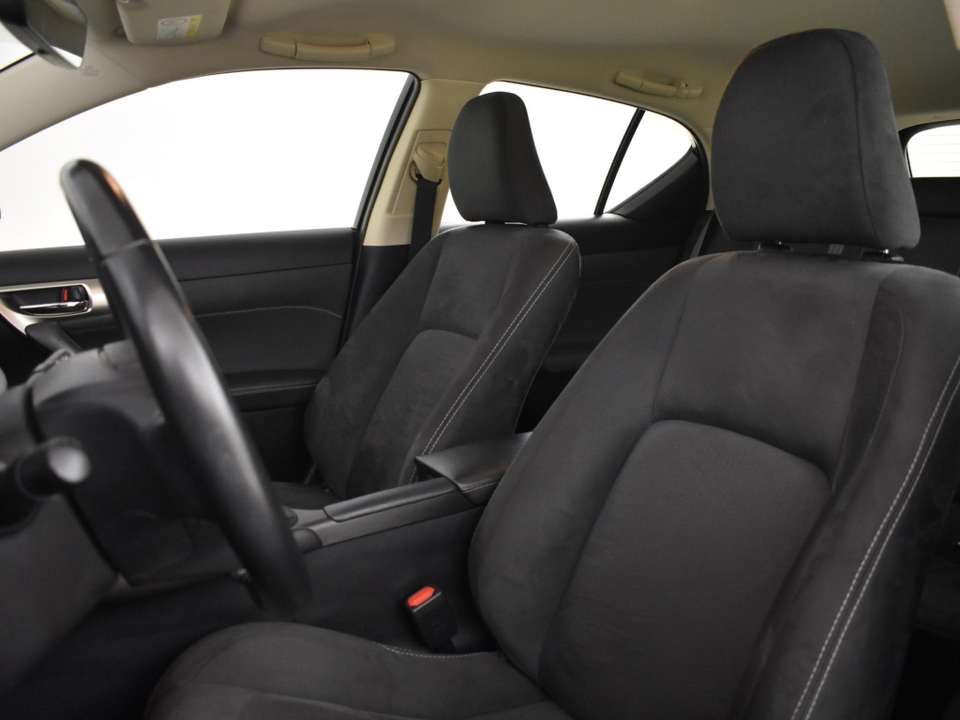 Lexus CT 200h - Imagem 9