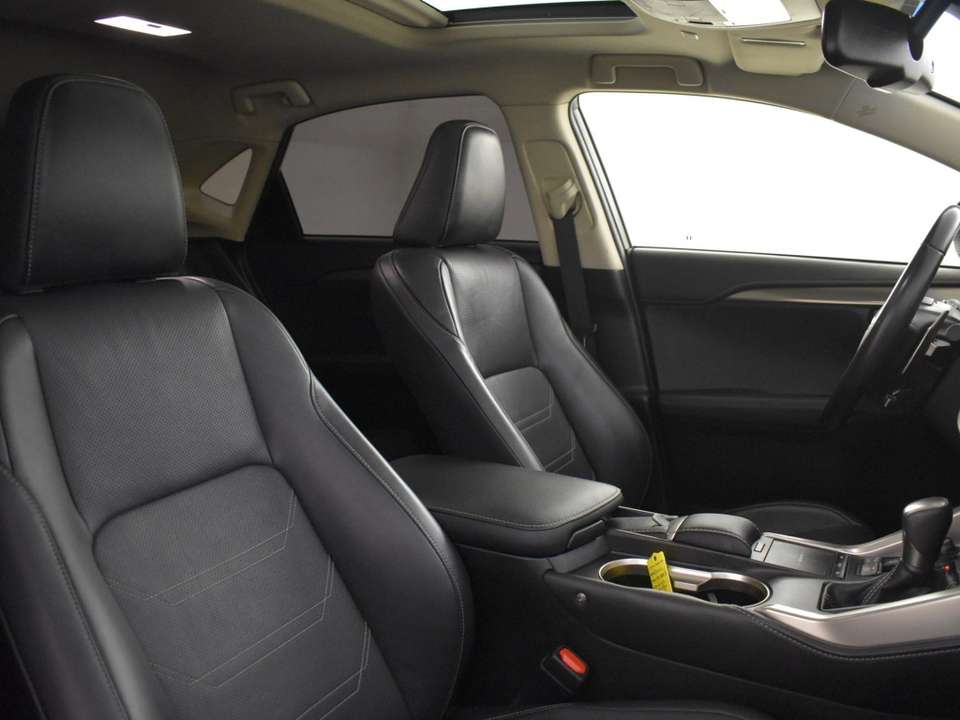 Lexus NX 300h - Imagem 10