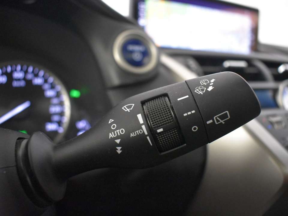 Lexus NX 300h - Imagem 16