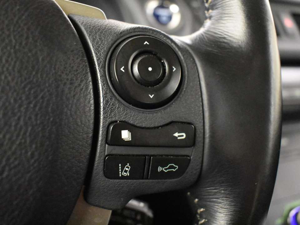 Lexus CT 200h - Imagem 17