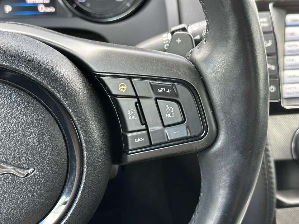 Jaguar F-Type - Imagem 12