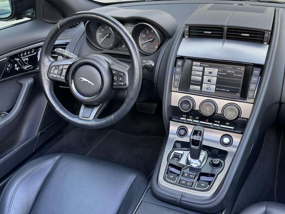 Jaguar F-Type - Imagem 18