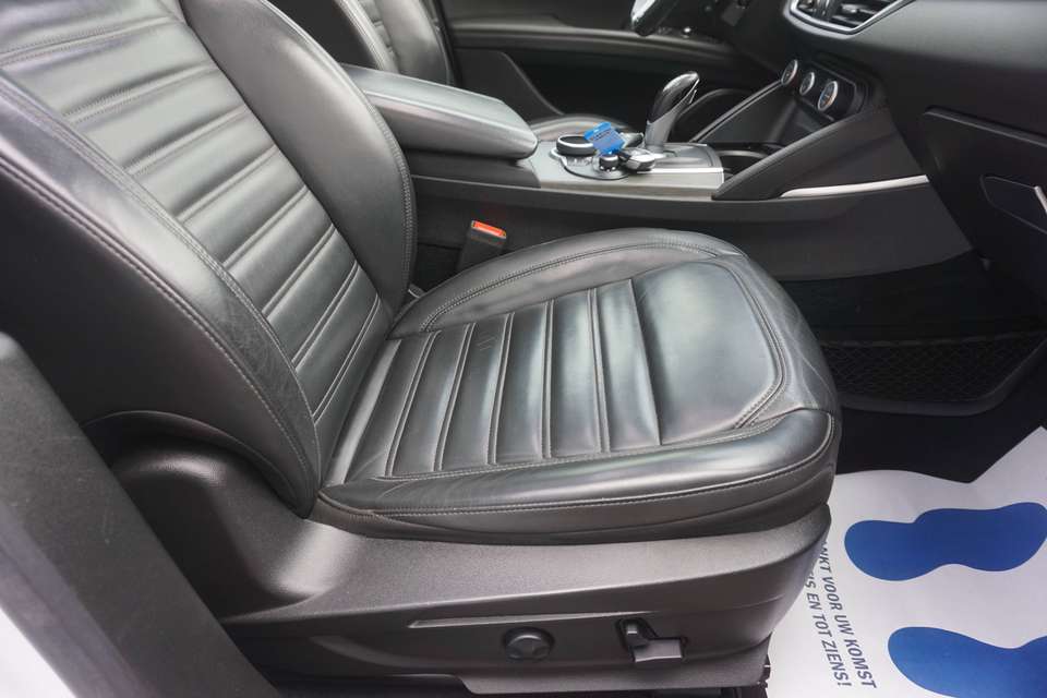 Alfa Romeo Stelvio - Imagem 8