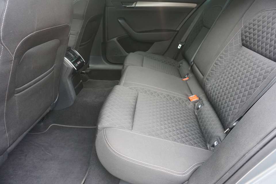Skoda Superb - Imagem 9