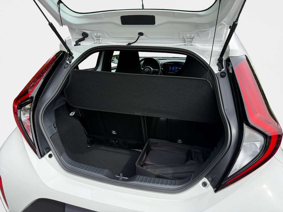Toyota Aygo X - Imagem 13
