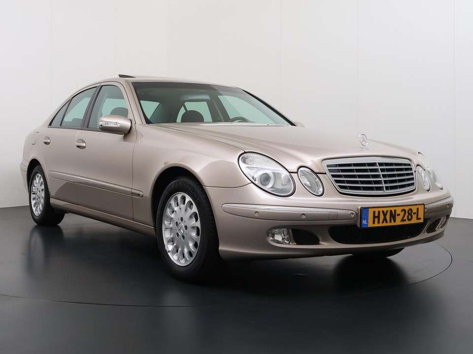 Mercedes-Benz E 240 - Imagem 4