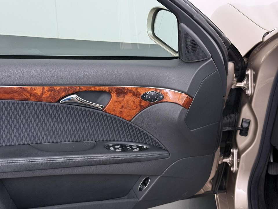 Mercedes-Benz E 240 - Imagem 12