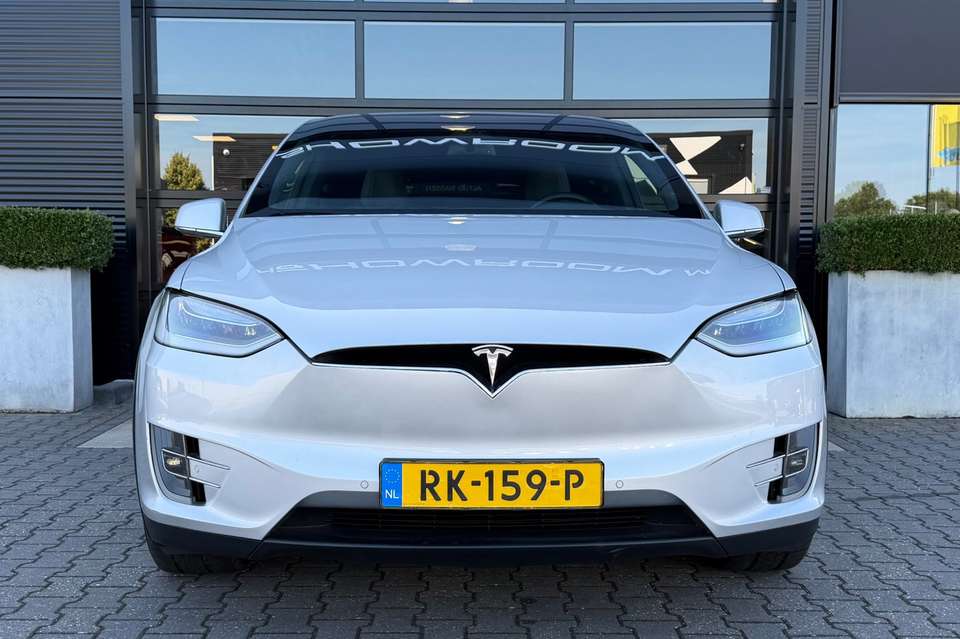 Tesla Model X - Imagem 11